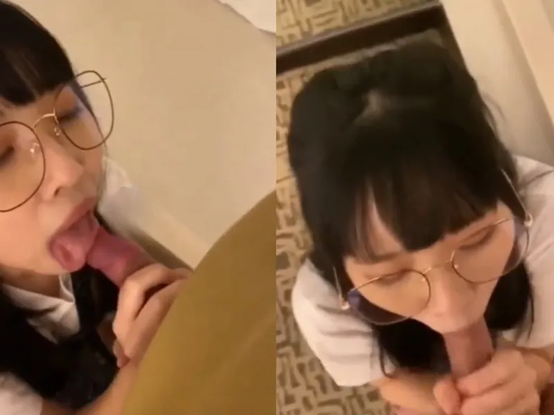 Bé rau đeo kính nằng nặc đòi mút cò anh bằng miệng non dâm đãng